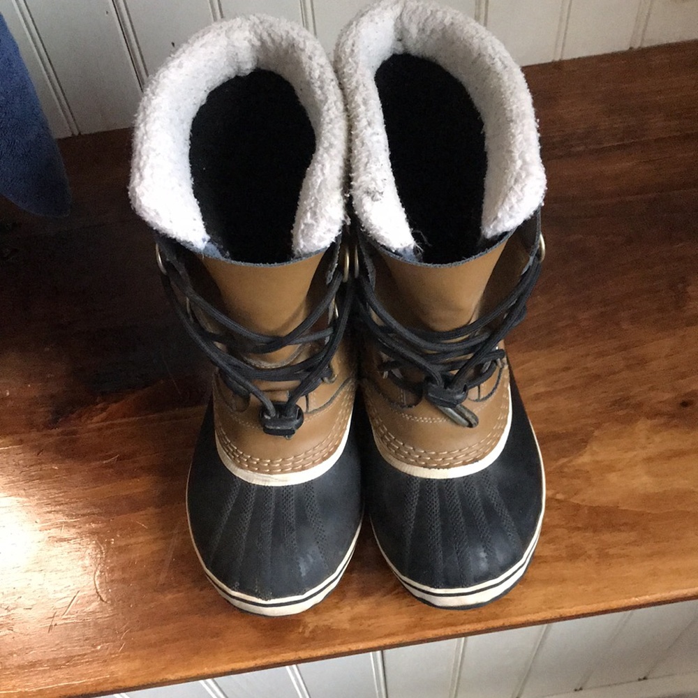 Sorel boots Size 4